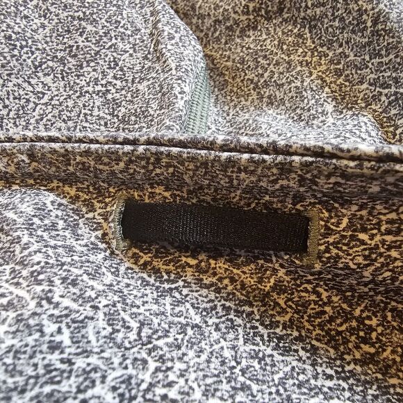 Lululemon Leggings Womens Size 6 Cropped Workout Pants Pocket - Picture 9 of 10